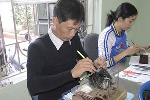 Người có bàn 'tay vàng' cấy ghép, nuôi trồng ngọc trai