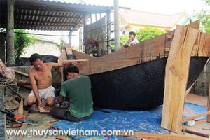Quảng Bình: Ngư dân nhận tiền bồi thường tiếp tục vươn khơi