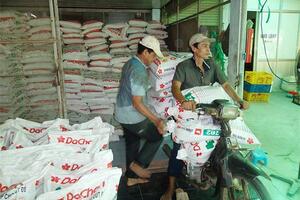 Người nuôi heo "chết", đại lý thức ăn chăn nuôi cũng đang "ngắc ngoải"