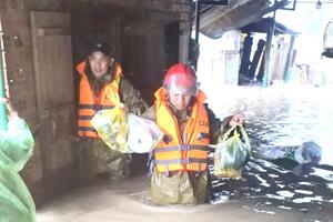 Khẩn trương ứng phó mưa lũ, sạt lở đất tại nhiều địa phương
