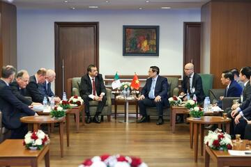 Việt Nam - Algeria đẩy mạnh hợp tác năng lượng mặt trời, điện gió