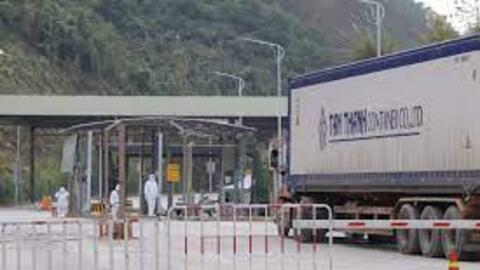 Tiếp tục tạm dừng tiếp nhận phương tiện chở hoa quả tươi đến các cửa khẩu đường bộ của tỉnh Lạng Sơn