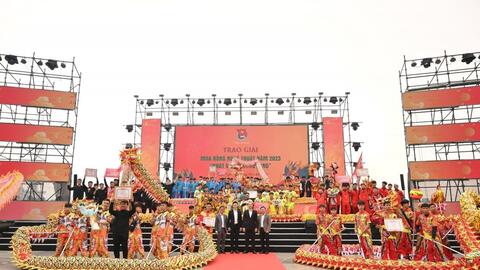 Múa Rồng nghệ thuật mang văn hoá Việt Nam đến bạn bè quốc tế