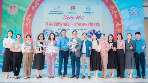 Gần 1.000 bạn trẻ được tư vấn hướng nghiệp