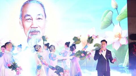 Để biểu diễn nghệ thuật đi đầu trong phát triển công nghiệp văn hóa Thủ đô...