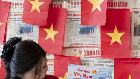 Tìm hiểu văn hóa truyền thống qua bộ sách “Yêu quá Việt Nam”