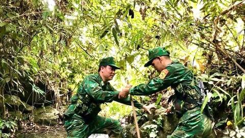 Những người giữ hồn cột mốc giữa đại ngàn biên giới xứ Thanh