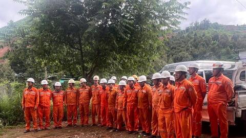 Ngày đêm thần tốc khôi phục ánh sáng cho bản làng Tây Khánh Sơn sau mưa lũ