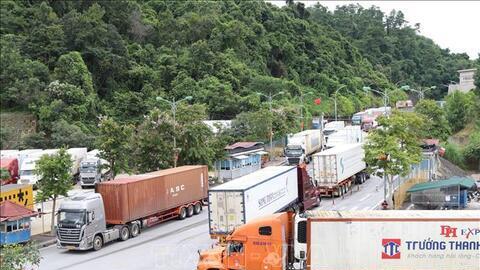 2 ngày, 3.822 xe hàng hóa xuất nhập khẩu qua cửa khẩu tỉnh Lạng Sơn