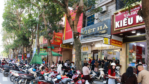 Bán xôi vỉa hè thu hàng chục triệu đồng trong ngày vía Thần Tài