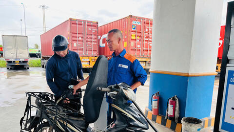 Giá xăng dầu hôm nay 5/3/2026: Hạ nhiệt sau tín hiệu đàm phán