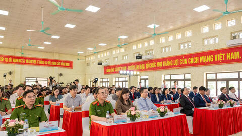 Ninh Bình ra mắt Trạm dịch vụ công số tích hợp công nghệ AI