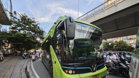 Hà Nội điều chỉnh, tăng cường xe buýt phục vụ vùng phát thải thấp