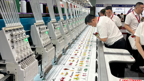 Khai mạc triển lãm máy móc, thiết bị, nguyên phụ liệu ngành dệt may