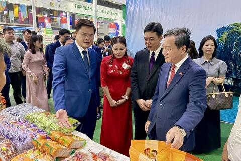 Việt Nam - Lào: Mở rộng không gian hợp tác kinh tế