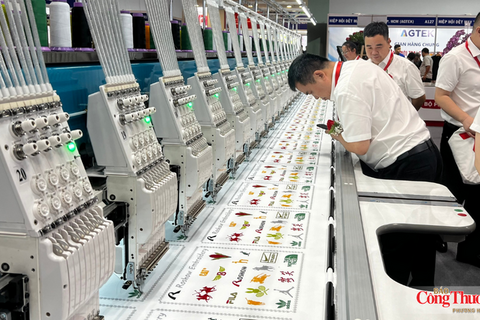 Khai mạc triển lãm máy móc, thiết bị, nguyên phụ liệu ngành dệt may