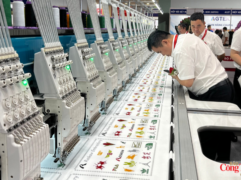 Khai mạc triển lãm máy móc, thiết bị, nguyên phụ liệu ngành dệt may