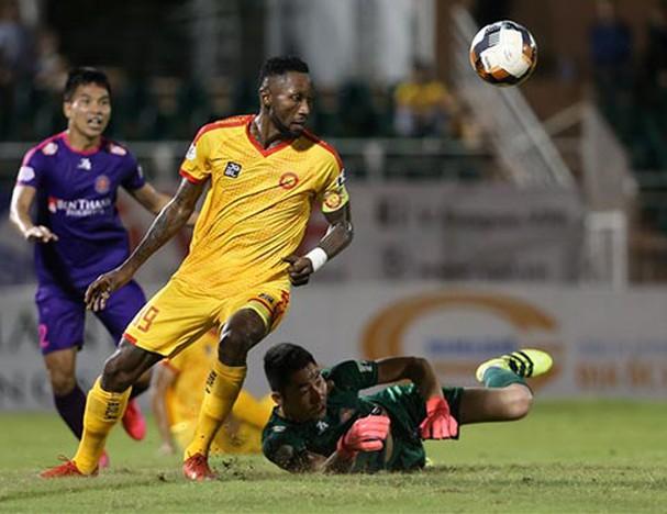 Hoàng Vũ Samson có mặt, Thanh Hóa giăng bẫy chờ Viettel; Cerezo Osaka sắp đưa Văn Lâm sang Nhật Bản