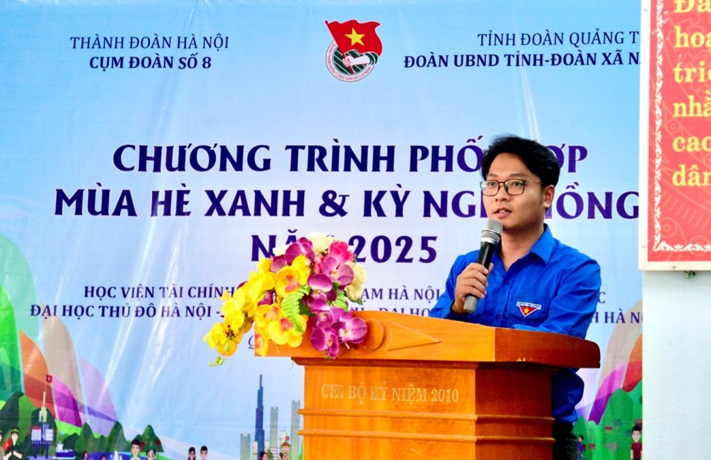 Đồng chí Tạ Đình Hòa - UV BTV Thành đoàn Hà Nội, Bí thư Đoàn Học viện Tài chính, Cụm trưởng Cụm Đoàn số 8 phát biểu khai mạc