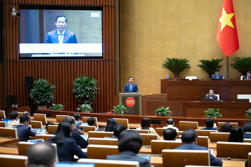 Quốc hội nghe thẩm tra dự án Luật Thương mại điện tử