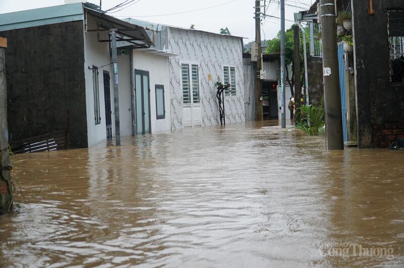 Rạng sáng 3/11, trên địa bàn khu vực trung tâm TP. Đà Nẵng có mưa rất to.