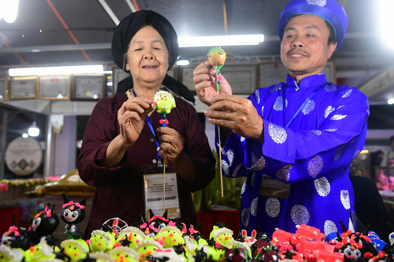 Làng nghề tò he xã Phượng Dực. Ảnh: N.H.