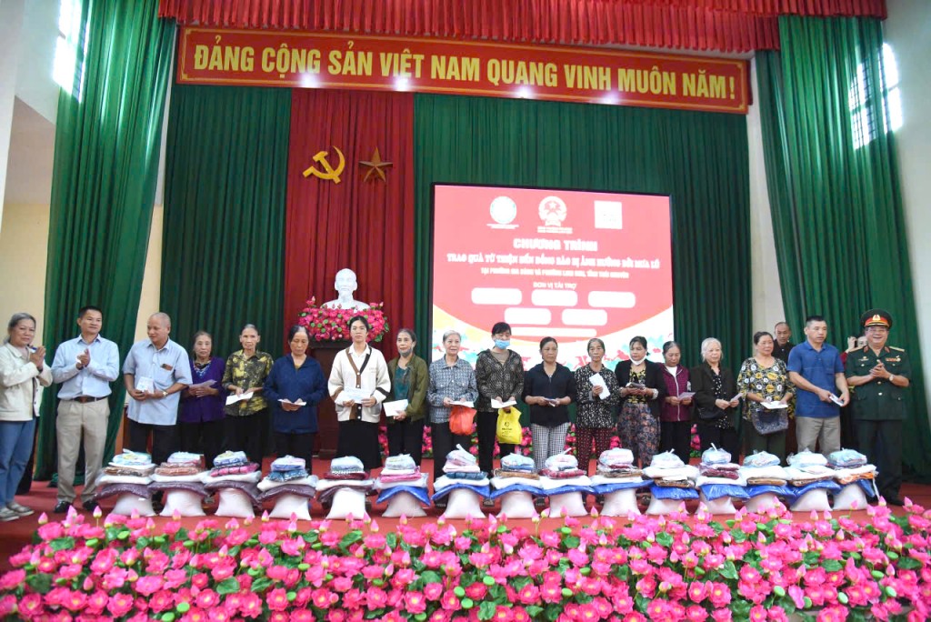 Tiếp thêm động lực để người dân vùng lũ ổn định cuộc sống Tiếp thêm động lực để người dân vùng lũ ổn định cuộc sống