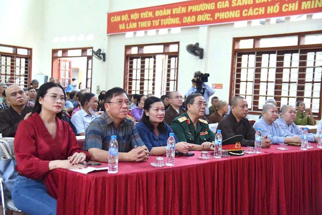 Tiếp thêm động lực để người dân vùng lũ ổn định cuộc sống Tiếp thêm động lực để người dân vùng lũ ổn định cuộc sống