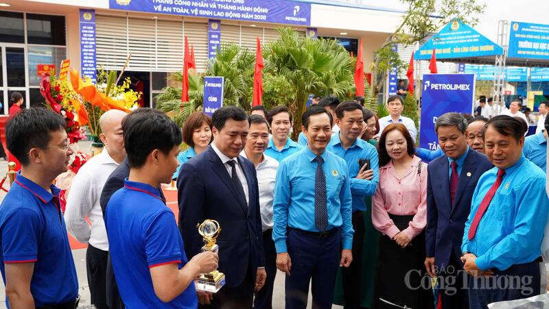 Thứ trưởng Nguyễn Sinh Nhật Tân dự lễ phát động Tháng Công nhân năm 2026 - 5