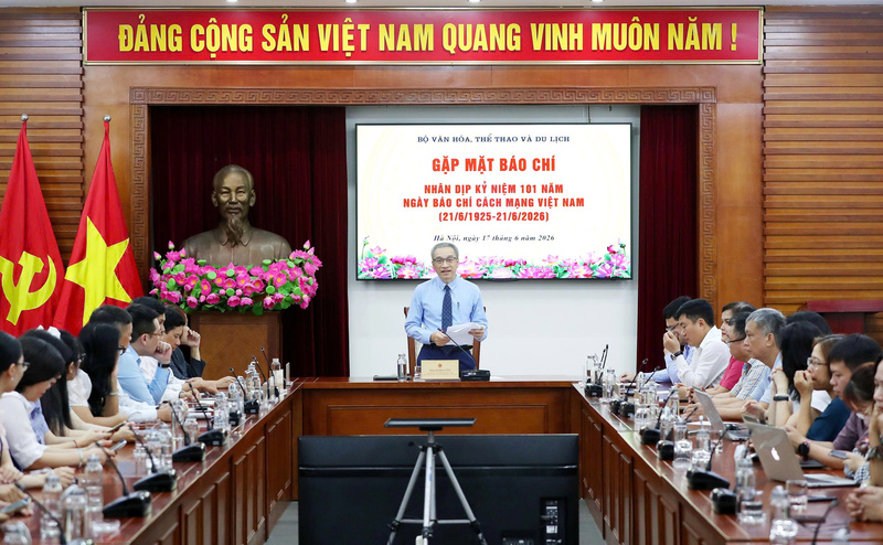 Thứ trưởng Bộ Văn hóa, Thể thao và Du lịch Phan Tâm phát biểu tại chương trình. Ảnh: Trần Huấn