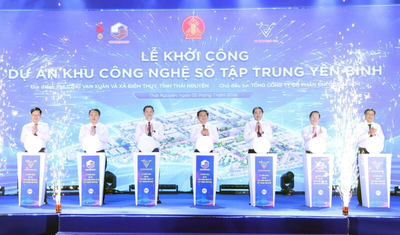 Phó Thủ tướng Hồ Quốc Dũng và các đại biểu khởi công dự án Khu công nghệ số tập trung Yên Bình, tỉnh Thái Nguyên. Ảnh: VGP/Gia Huy