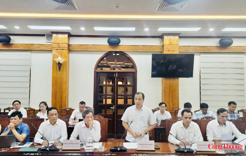 Ông Ngô Sơn Hải, Phó tổng giám đốc EVN khẳng định cùng địa phương đẩy nhanh tiến độ xây dựng nguồn lưới điện trên địa bàn tỉnh Gia Lai.