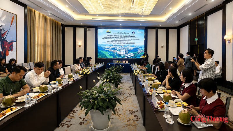 Các đại biểu tham gia sự kiện.