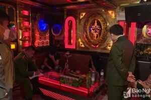 Từng bị xử phạt, quán karaoke vẫn mở cửa bất chấp lệnh cấm