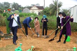 Hội Nông dân tỉnh Nghệ An trồng 800 cây xanh hưởng ứng Tết trồng cây