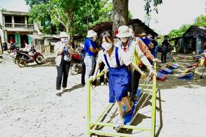Sắc màu sân chơi cho trẻ em vùng sâu