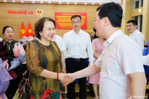 Nghệ An trao Quyết định chấp thuận chủ trương đầu tư 2 dự án nhà ở xã hội cho công nhân