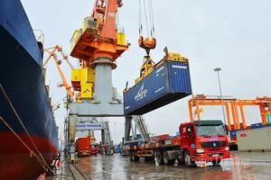 Xuất khẩu hàng hóa sang cả 5 châu lục tăng trưởng cao