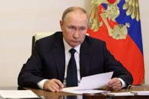 Ông Putin lệnh phát tiền cho dân Ukraine sang Nga