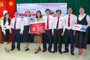 Agribank Đắk Lắk: Trao giải thưởng Chương trình khuyến mại "Đăng ký Agribank E-Mobile Banking – Vi vu châu Á”