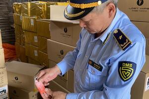 Bản tin Chống buôn lậu 15/10: Bắt giữ 6 tấn pháo; đột kích kho thuốc lá điện tử "khủng"