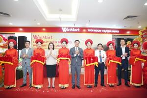WinMart Hạ Long hút khách hàng sau tân trang theo mô hình mới