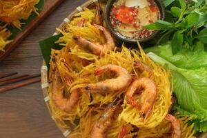 Bánh tôm Hồ Tây - Món ngon của Hà Nội xưa