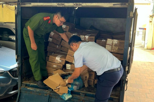 Hơn 1 tấn móng giò không rõ xuất xứ được phát hiện ở Quảng An