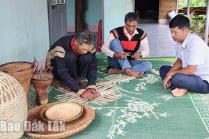 Giúp nông dân quảng bá, tiêu thụ sản phẩm