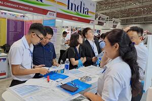 Doanh nghiệp tìm cơ hội kinh doanh từ chuỗi triển lãm công nghiệp sơn, giấy, cao su và nhựa