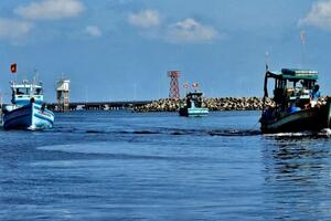 Xây dựng cơ chế chính sách thu hút đầu tư để phát triển nghề nuôi biển