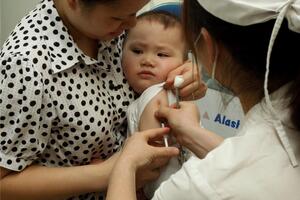 Bộ Y tế kêu gọi người dân đưa trẻ đi tiêm vaccine phòng bệnh bạch hầu