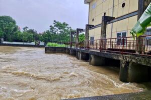 Hà Nội: ngành thuỷ lợi “căng mình” ứng phó úng ngập
