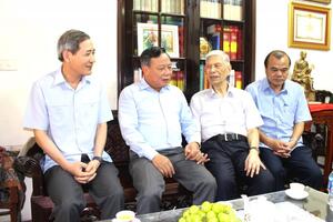 Lãnh đạo TP Hà Nội thăm, tặng quà Trung tướng Đặng Quân Thuỵ